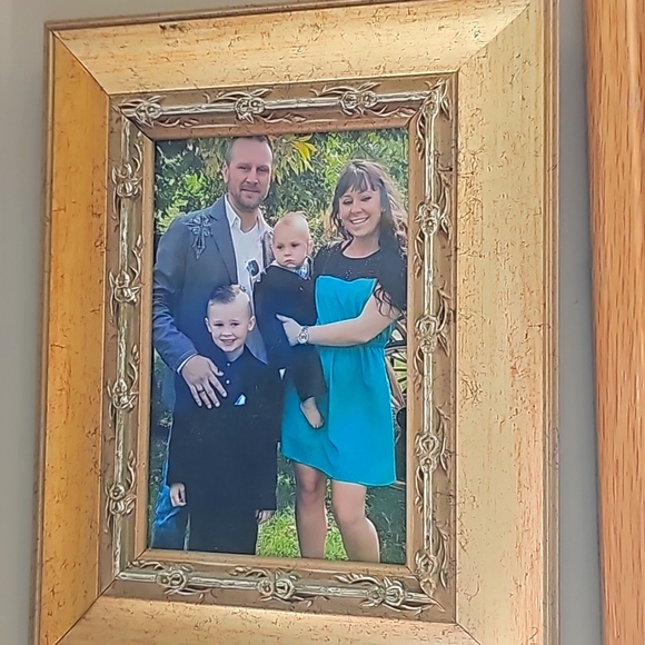 Welcome to my closet - Picture 3 of 7